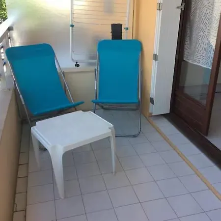 Fréjus, 200 M Des Plages F1 Avec Piscine Fréjus